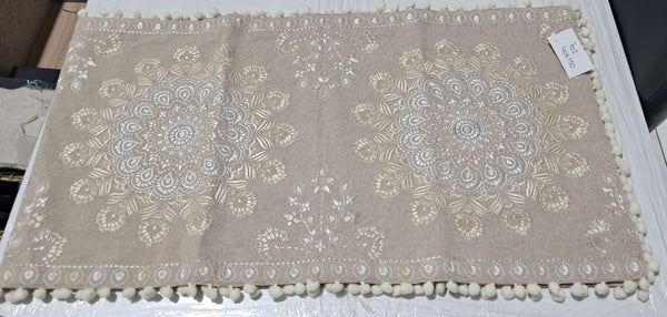 Table runner