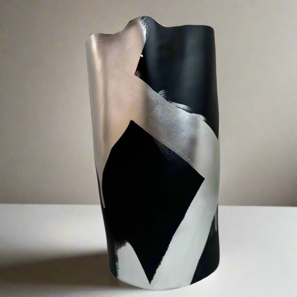 Black & Silver vase – view 2