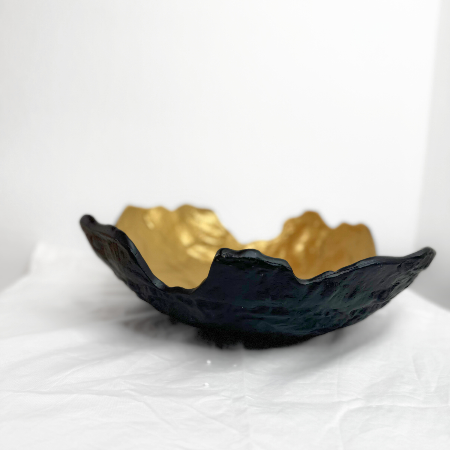 Black and gold fruit bowl - large – view 2