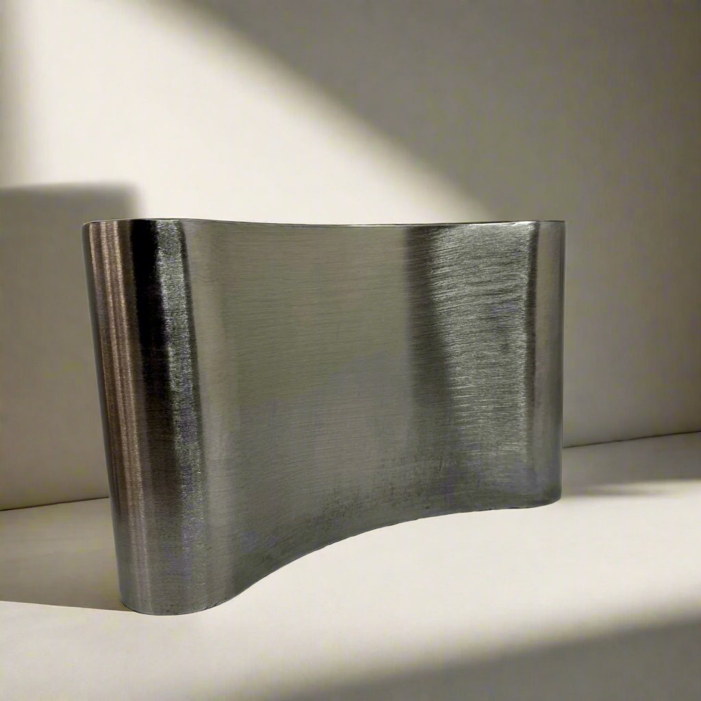 Curved metal vase – view 3