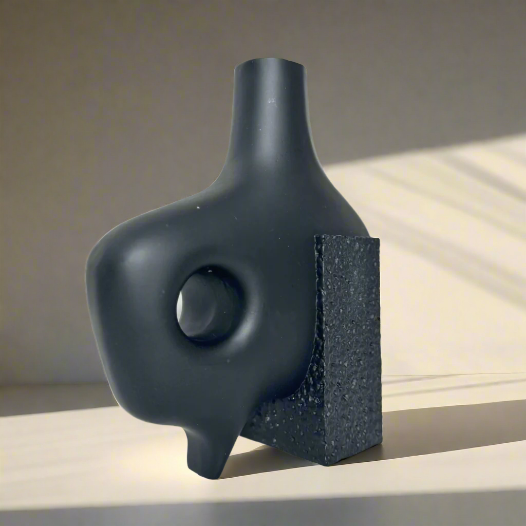 Sleek vase (short) – view 2