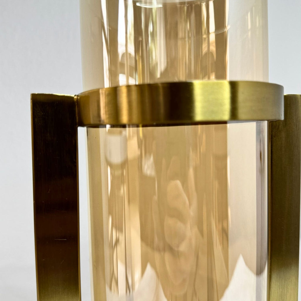 Vase with gold stand – view 2
