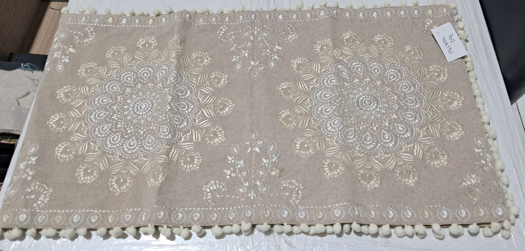 Table runner – view 2