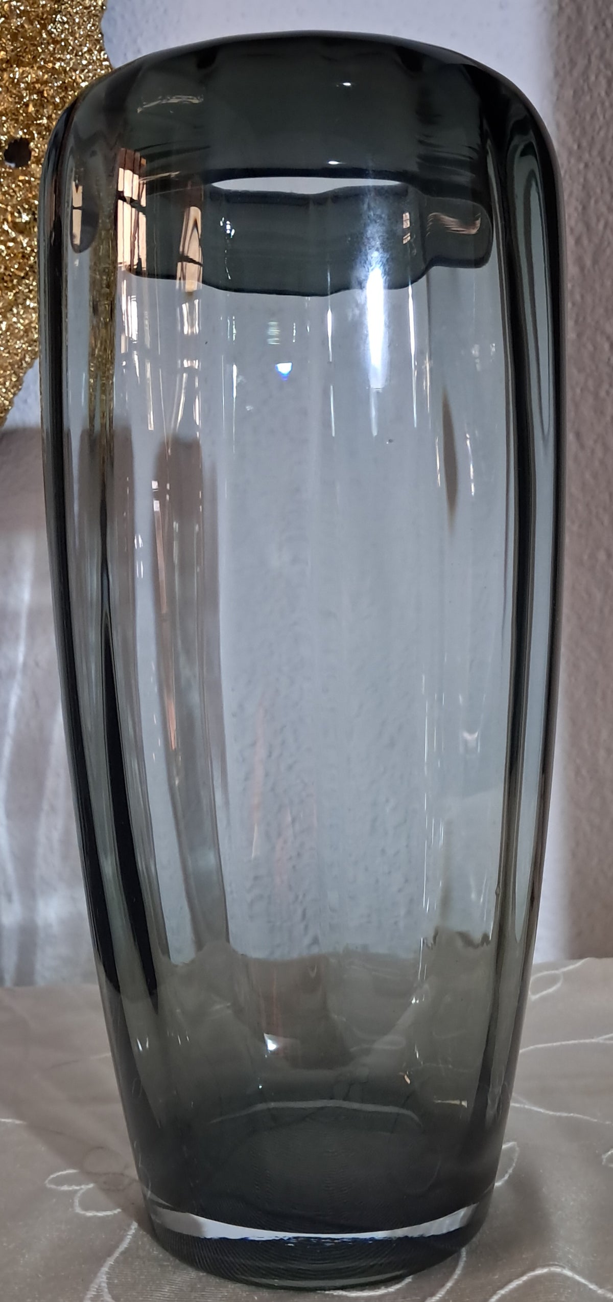 Vase – view 2