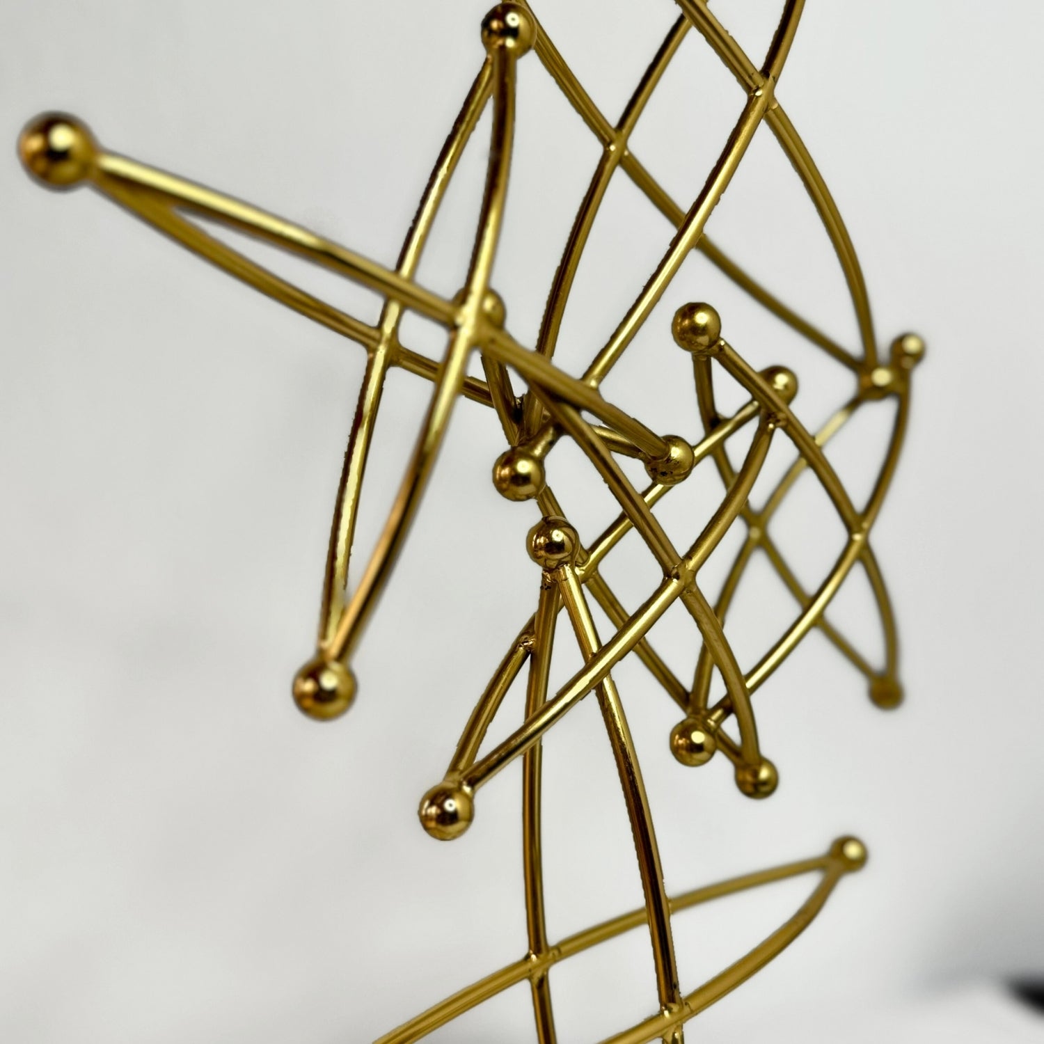 Gold ornament with marble base – view 5