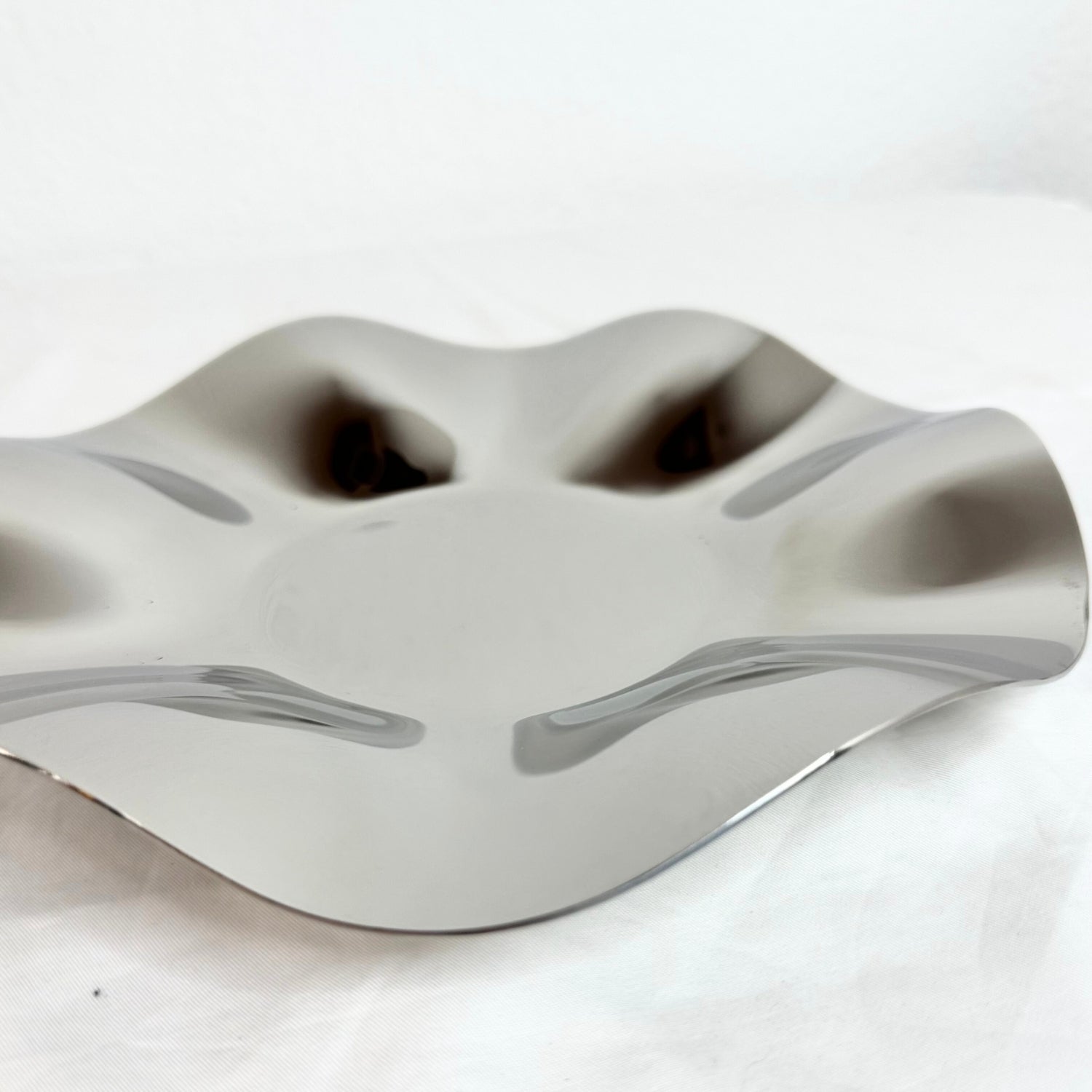 Silver center plate – view 3