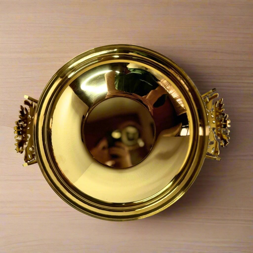 Gold round floating plate – view 3