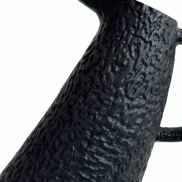 Black tea pot vase