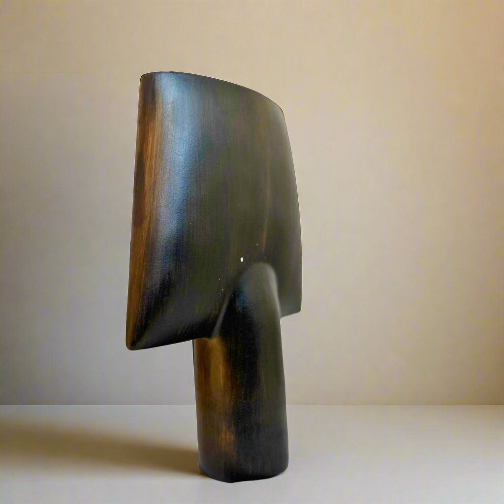 Shovel shape vase – view 2