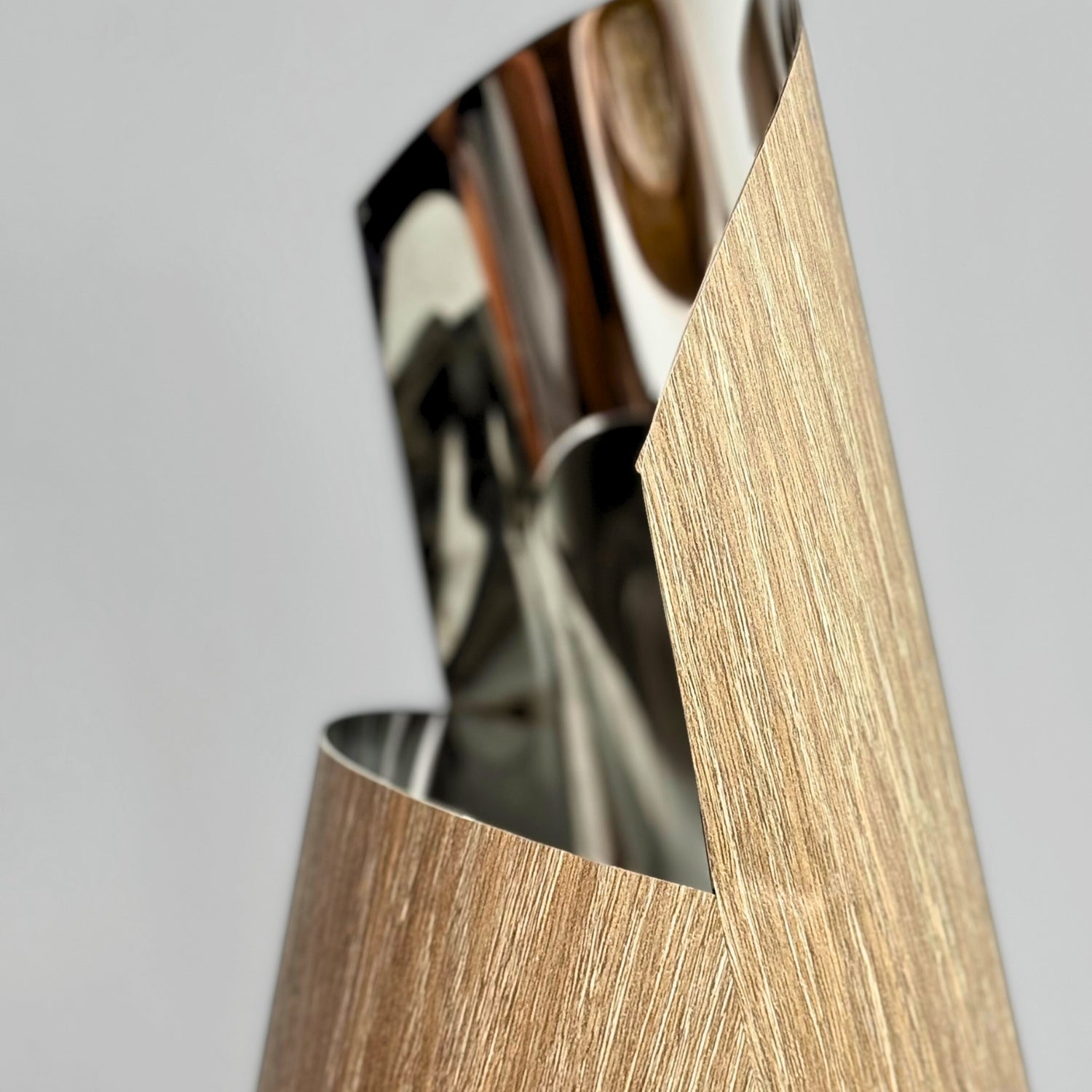 Split vase with reflective interior – view 2