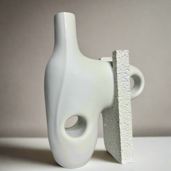 Sleek vase - White