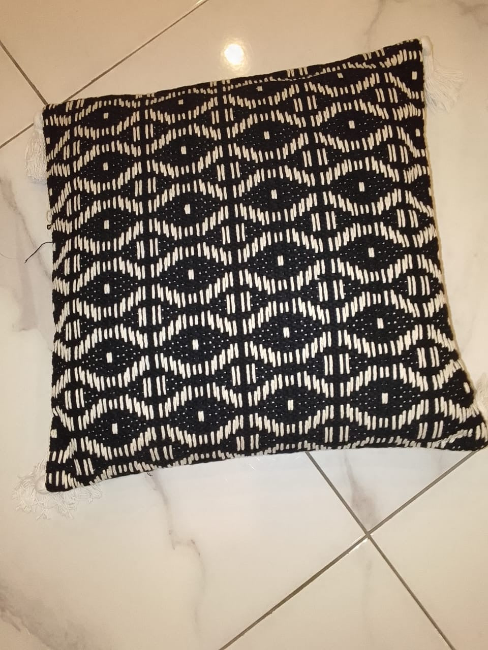 Decorative pillow (fluffy edges) – view 11