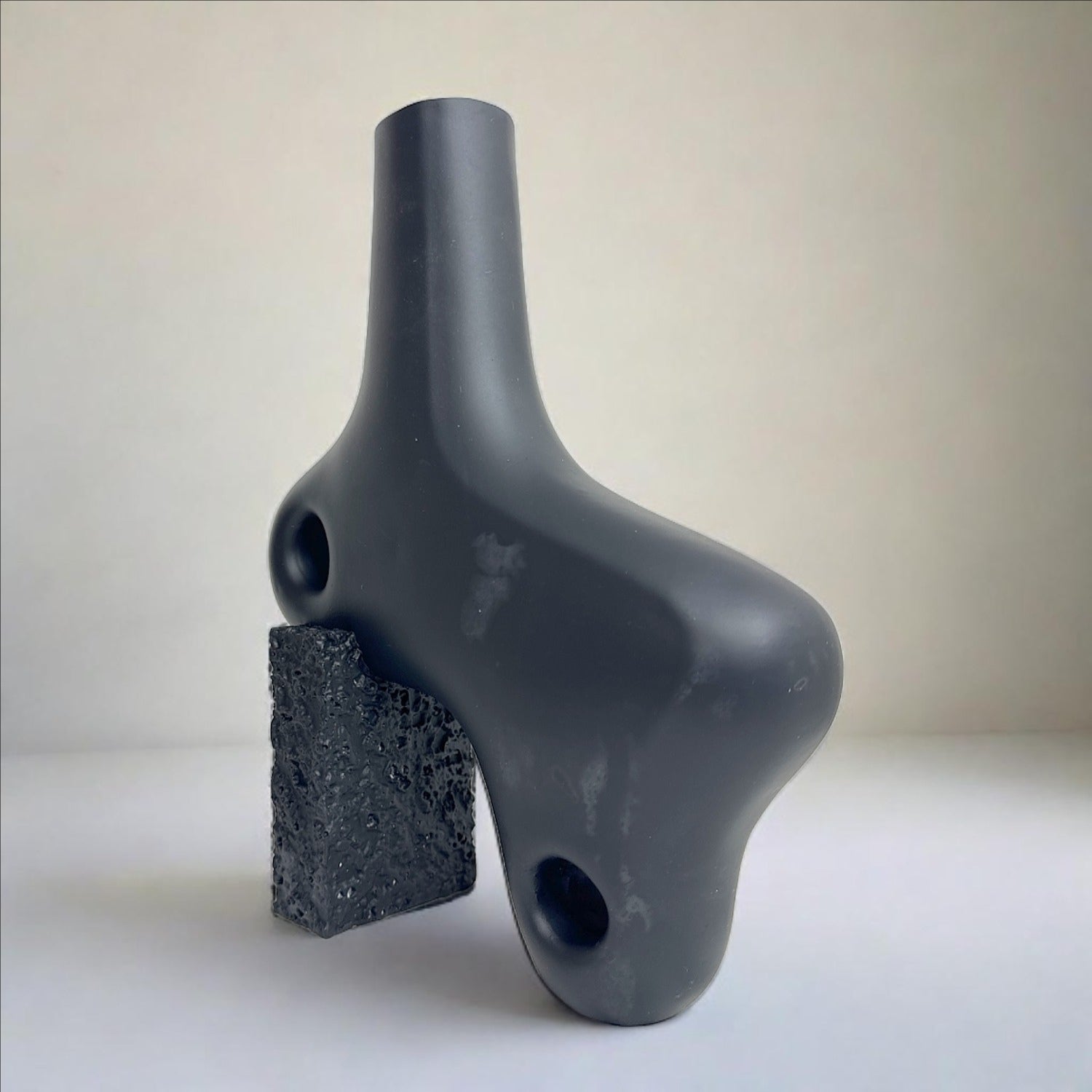 Sleek Vase – view 5