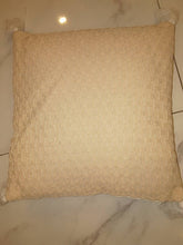 Decorative pillow (fluffy edges)