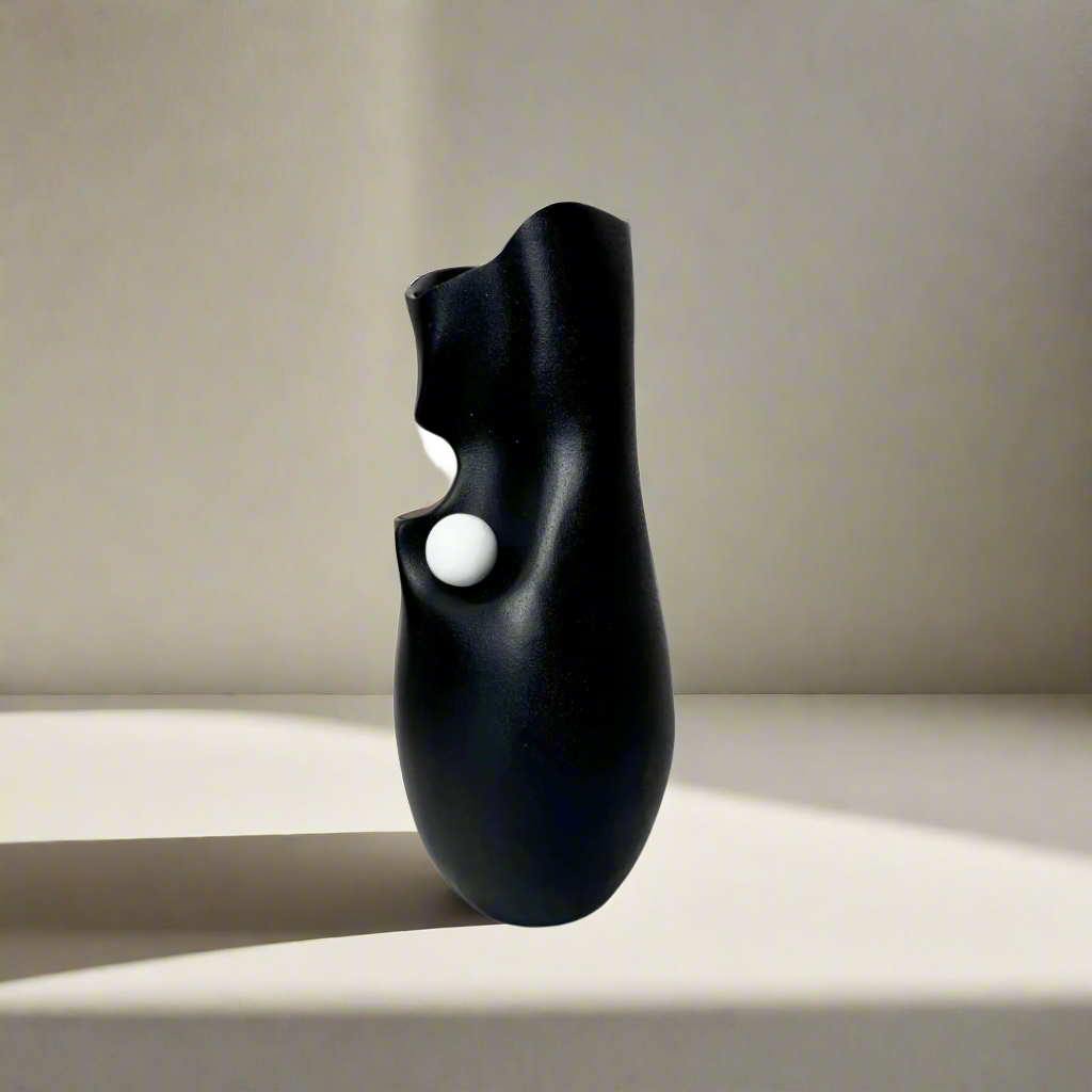 Vase with small ball – view 3