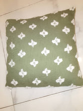 Decorative pillow (white Fluffy spots)