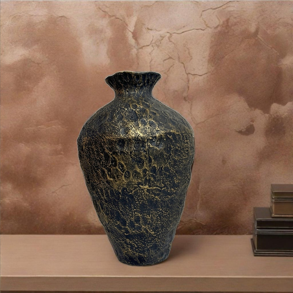 Rustic vase – view 3