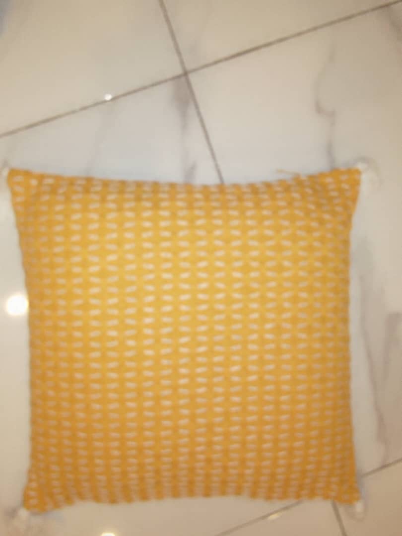 Decorative pillow (fluffy edges) – view 12