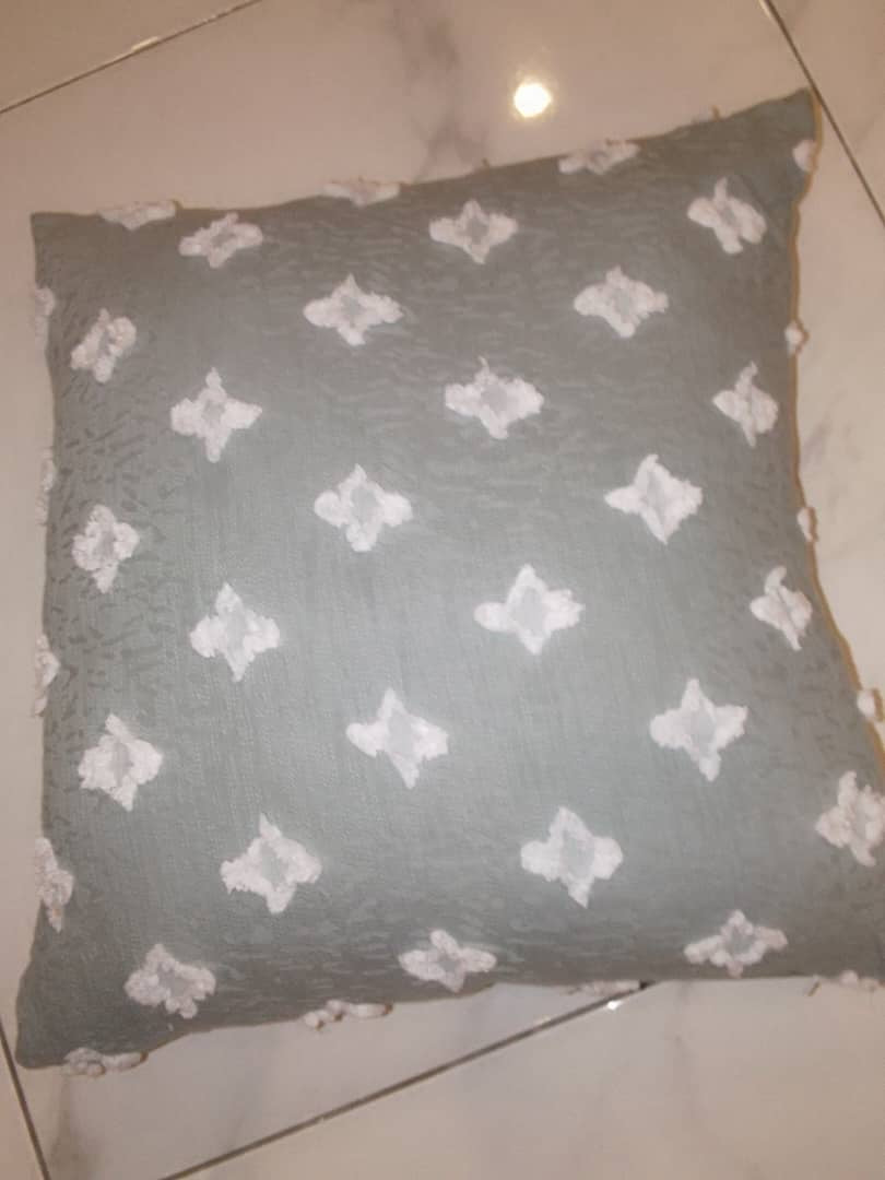 Decorative pillow (white Fluffy spots) – view 4