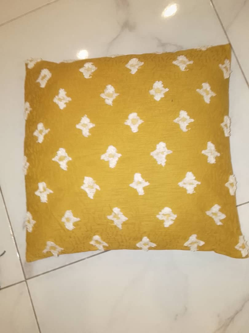 Decorative pillow (white Fluffy spots) – view 3