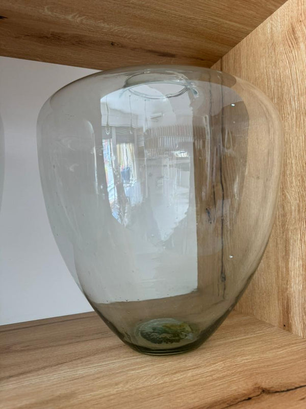 Glass vase- round