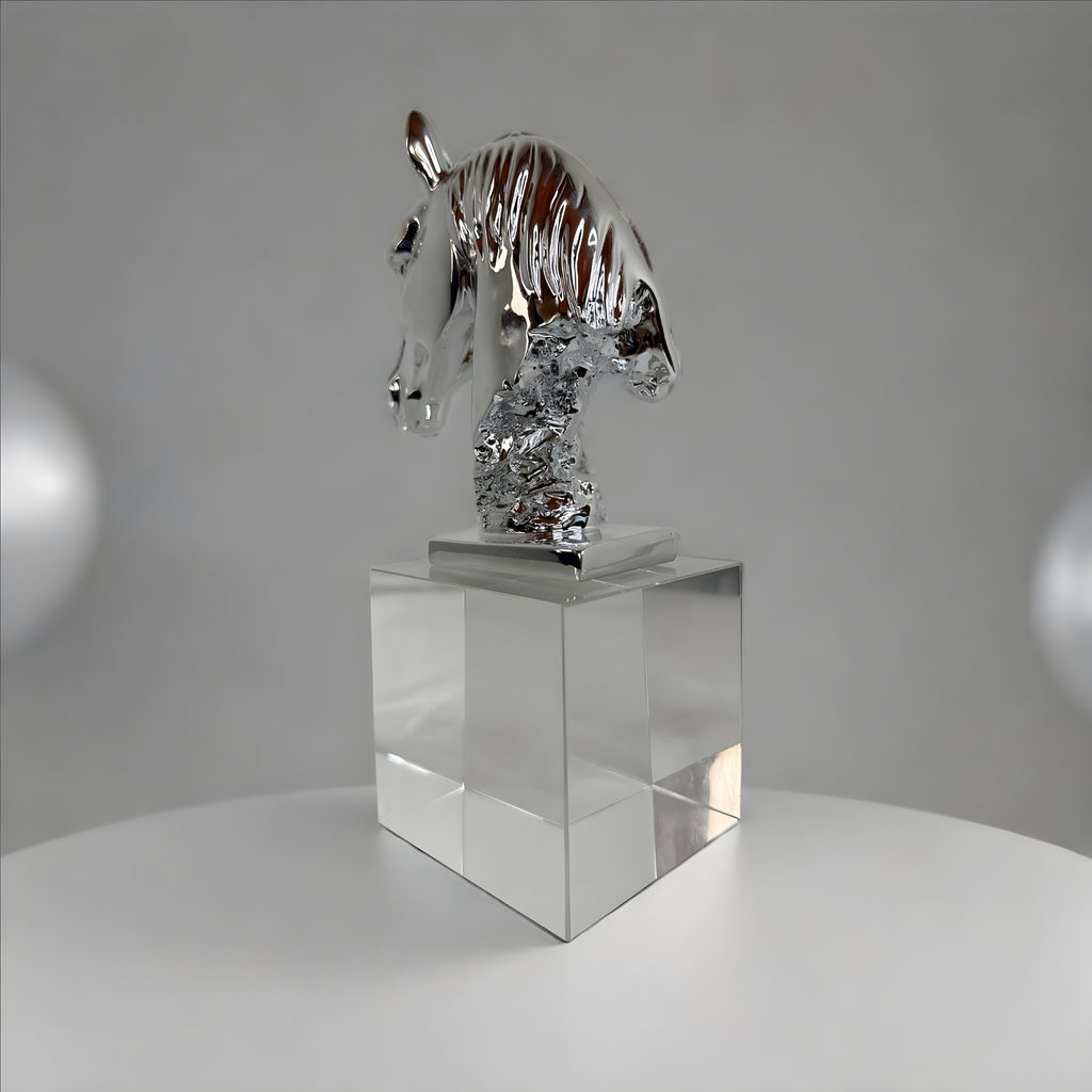 Horse head ornament – view 2