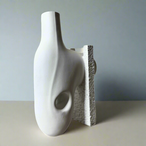 Sleek vase - White