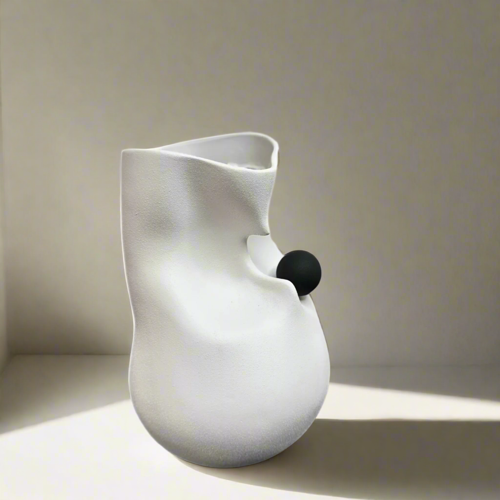 Vase with small ball – view 5