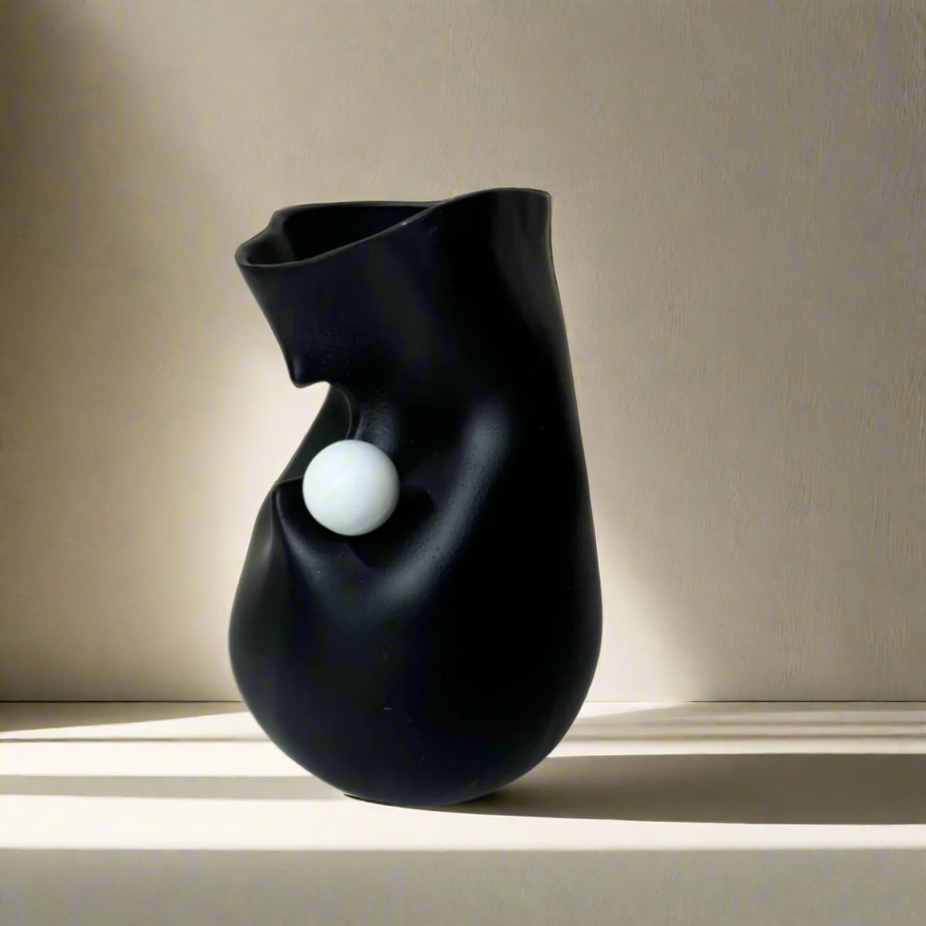 Vase with small ball – view 2