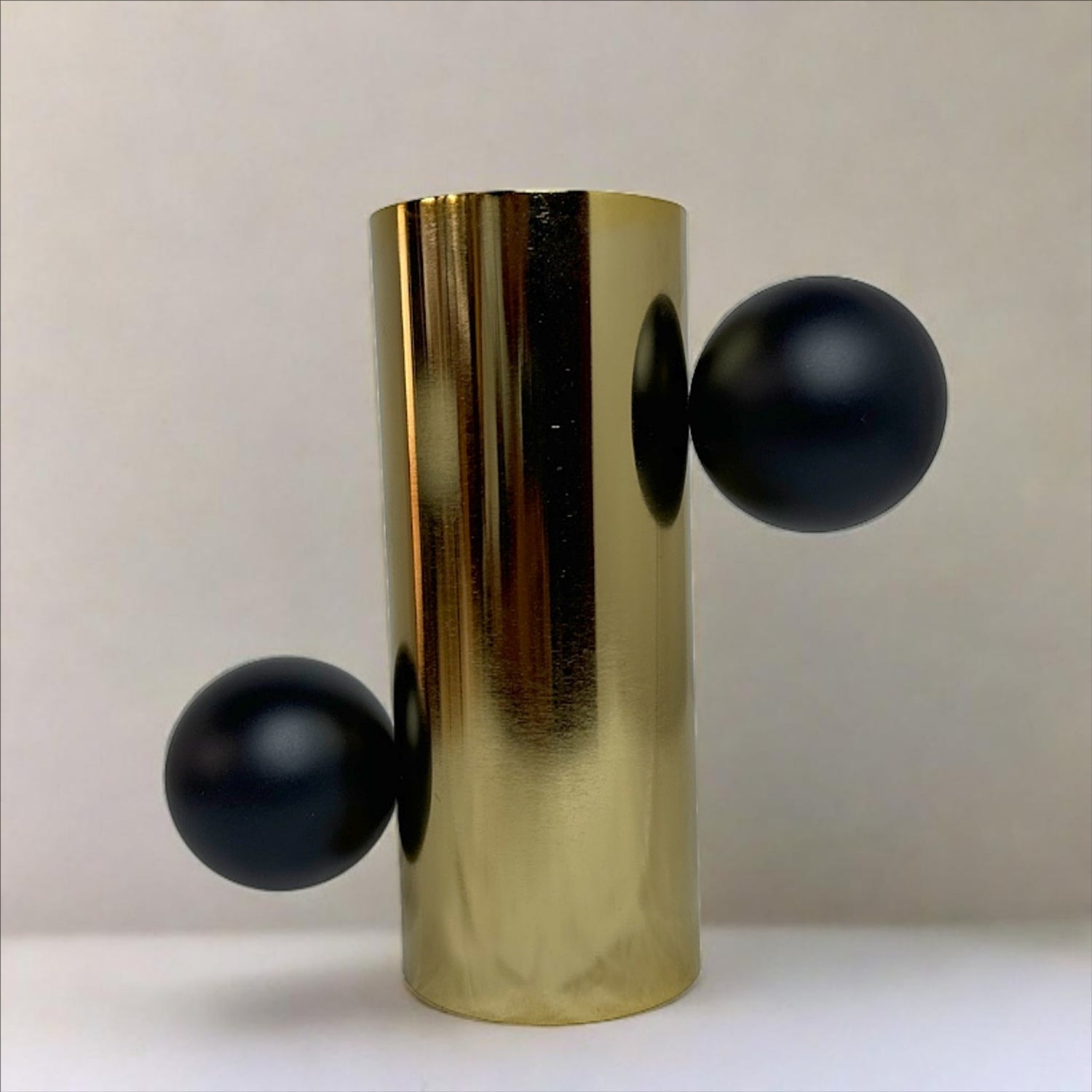 Cylinder metal vase – view 4