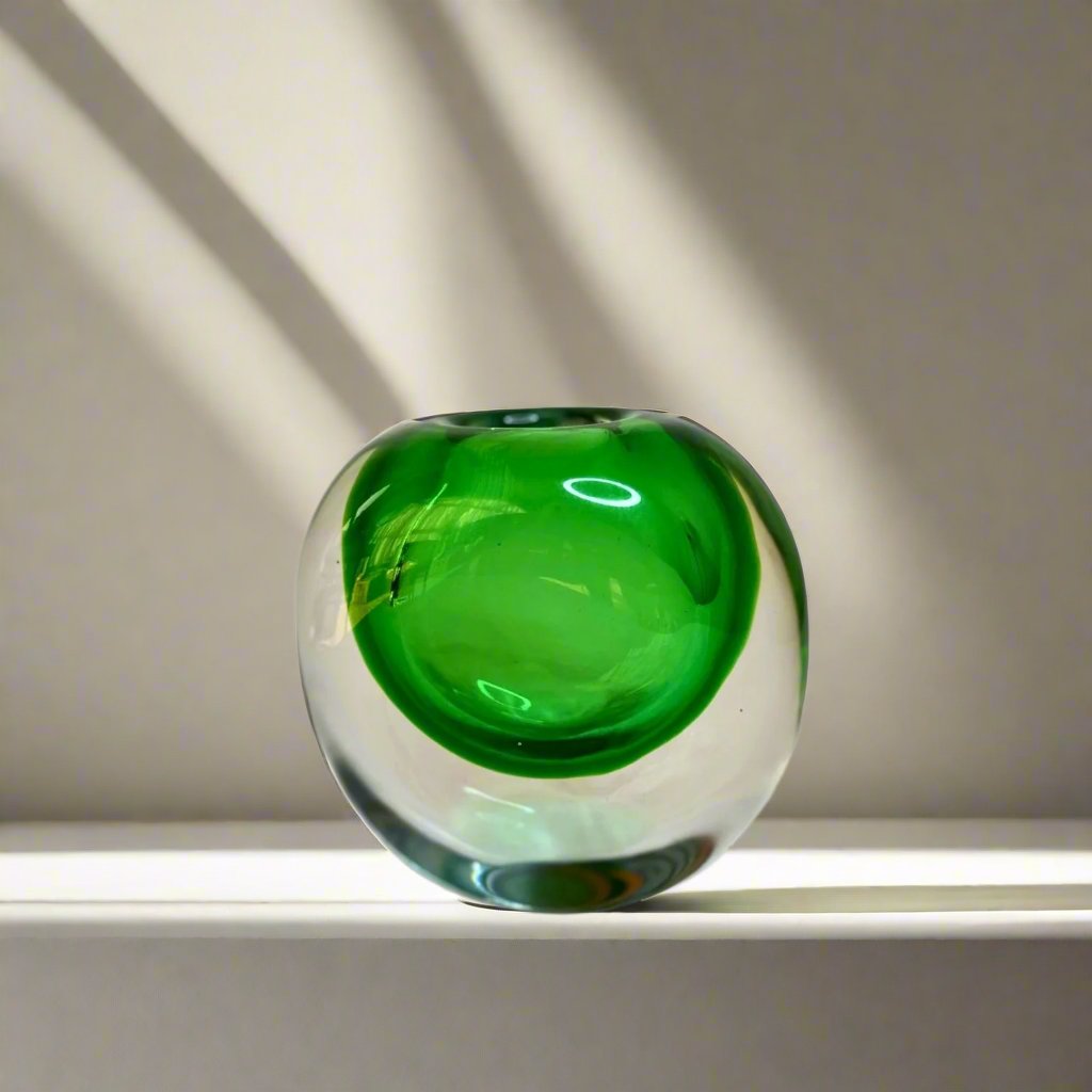 Thick glass vase – view 4
