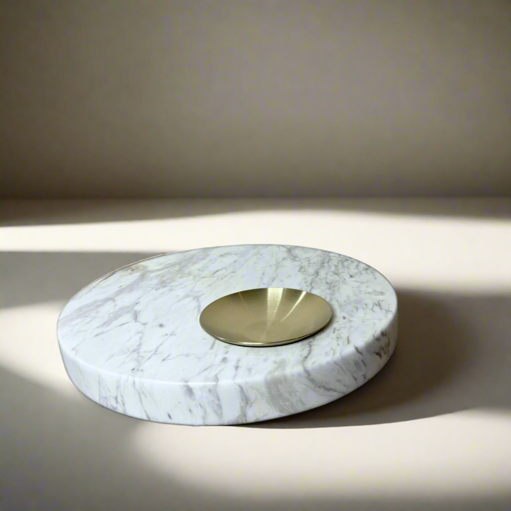 Marble tray with gold plate – view 2