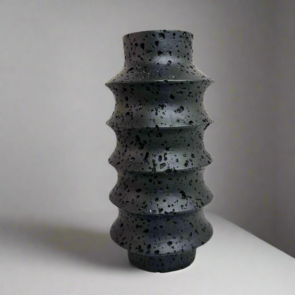 Ribbed vase – view 2