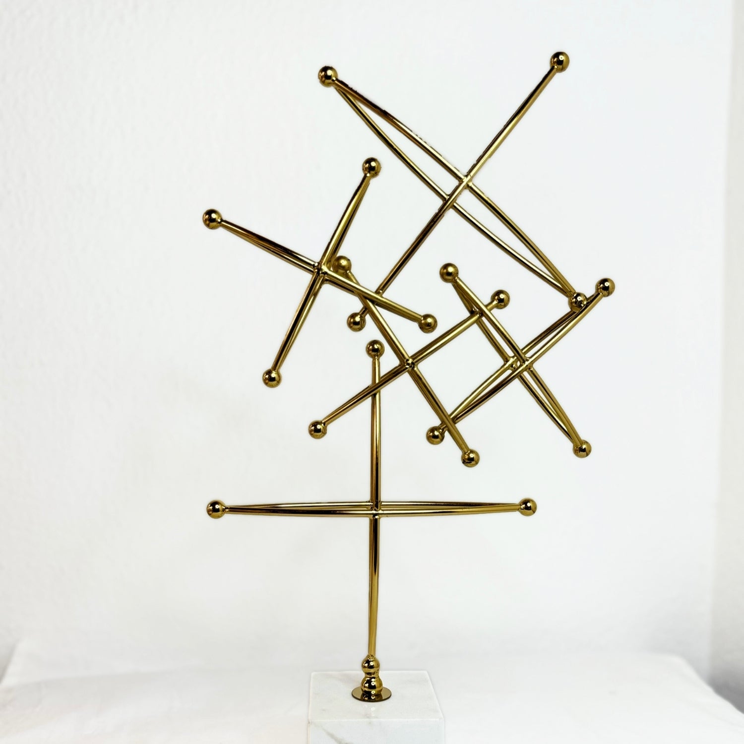 Gold ornament with marble base – view 4