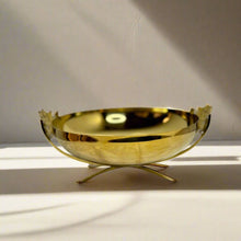 Gold round floating plate