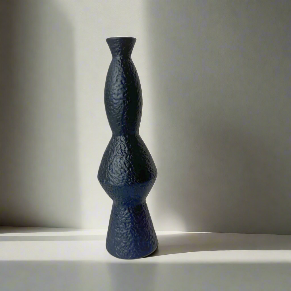 Bottle shaped vase – view 2