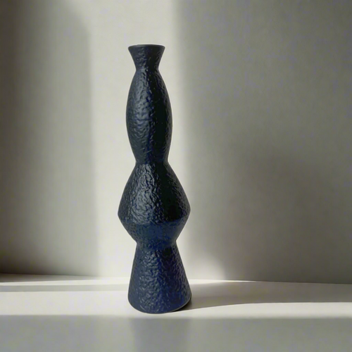 Bottle shaped vase – view 2