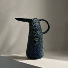 Black tea pot vase