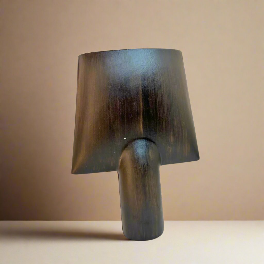 Shovel shape vase