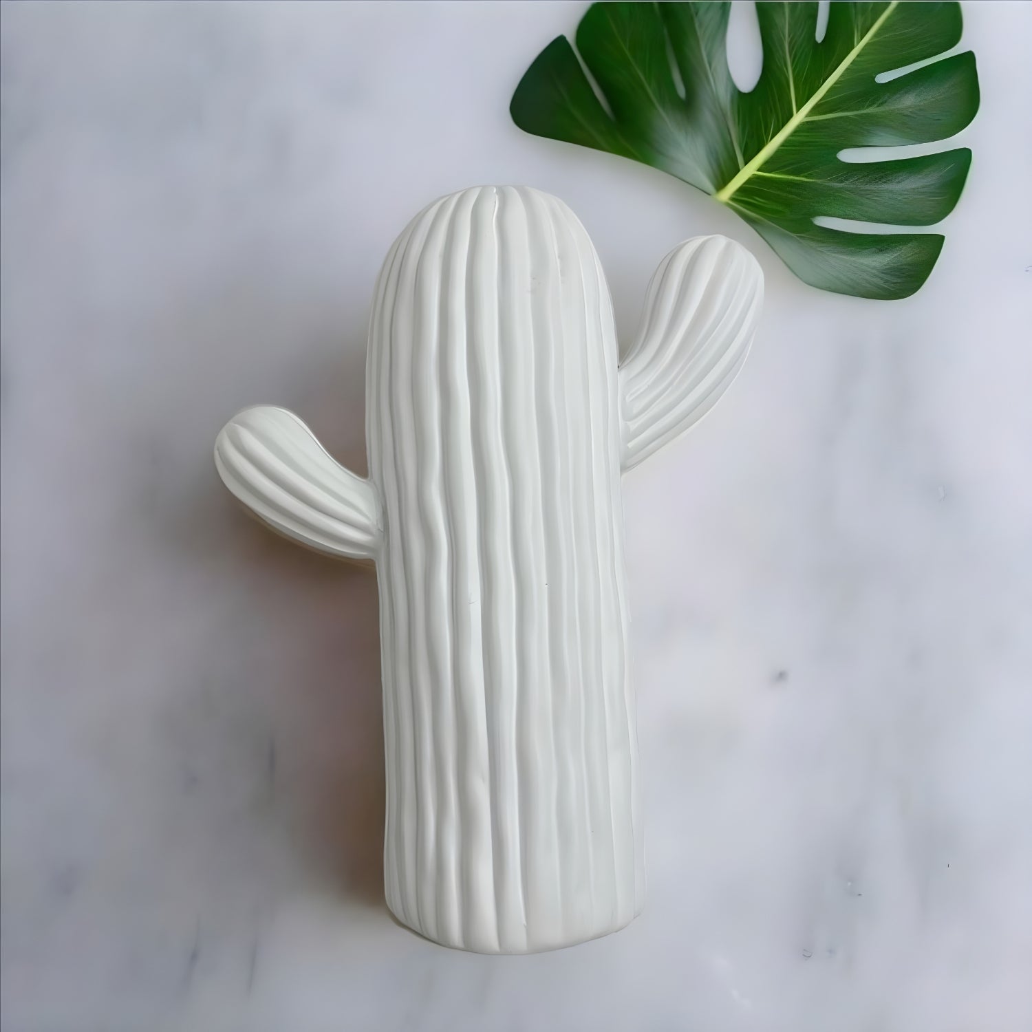 White cactus ornament – view 5