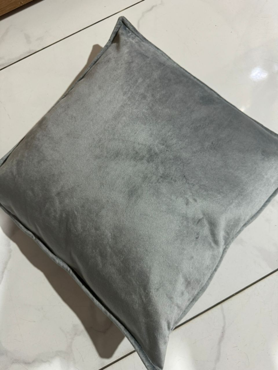 Decorative pillow (grey)