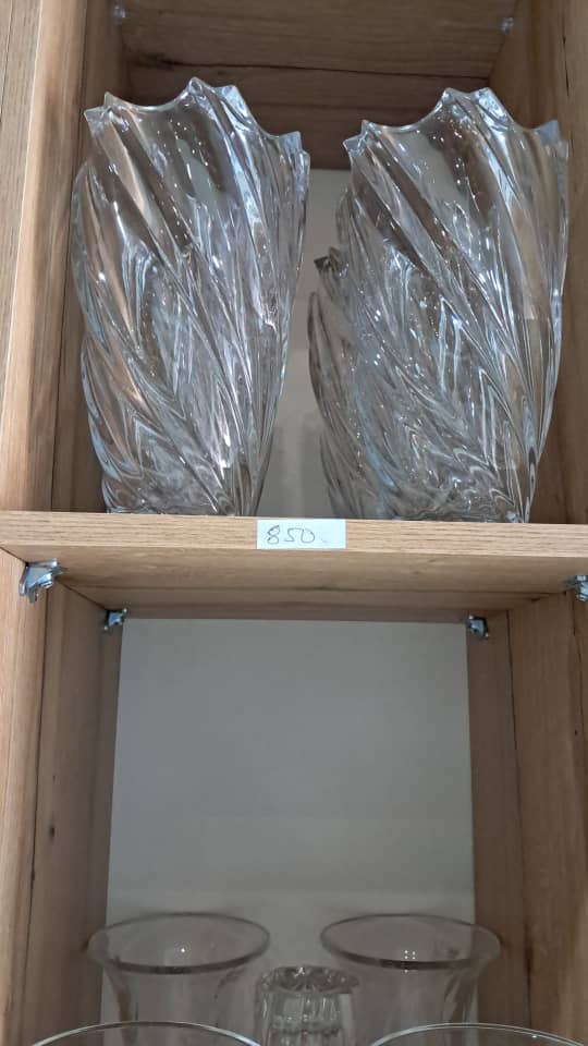 Glass vase- swirly