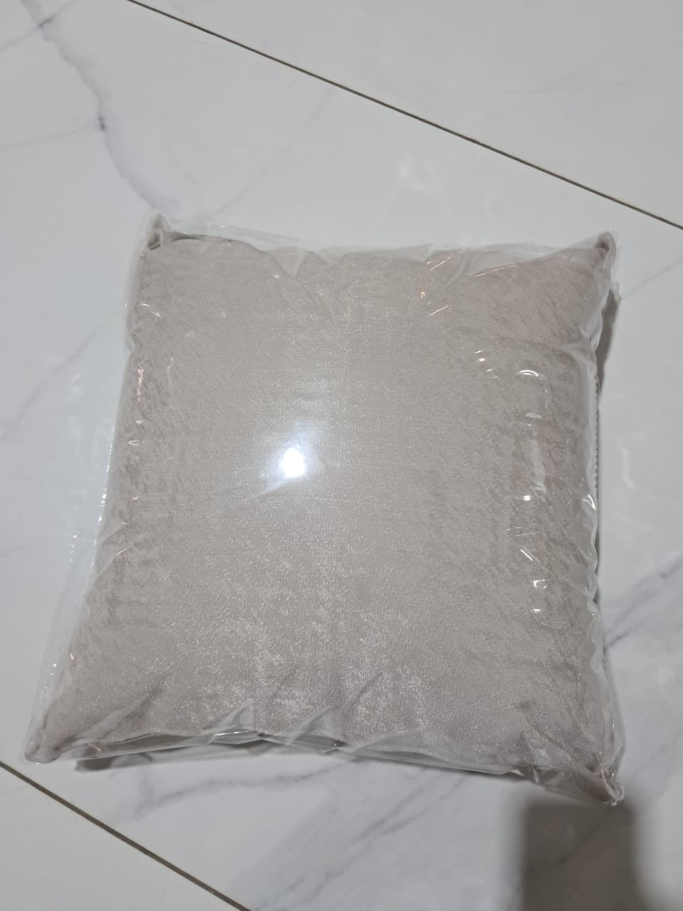 Decorative pillow - light beige