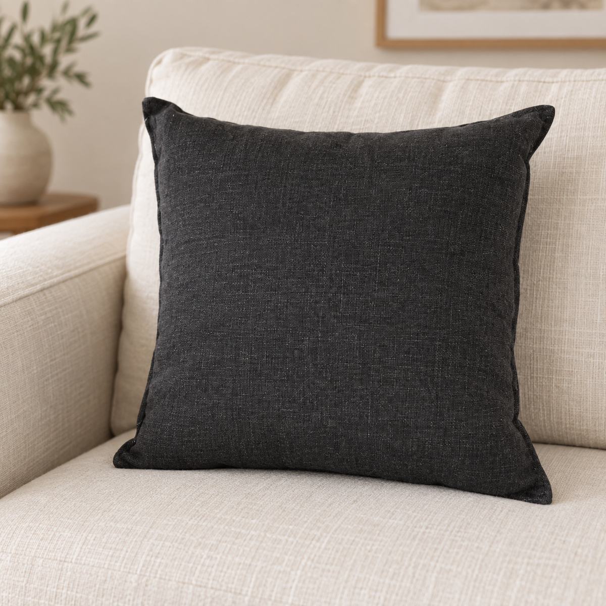 Decorative pillow - black linen — lifestyle