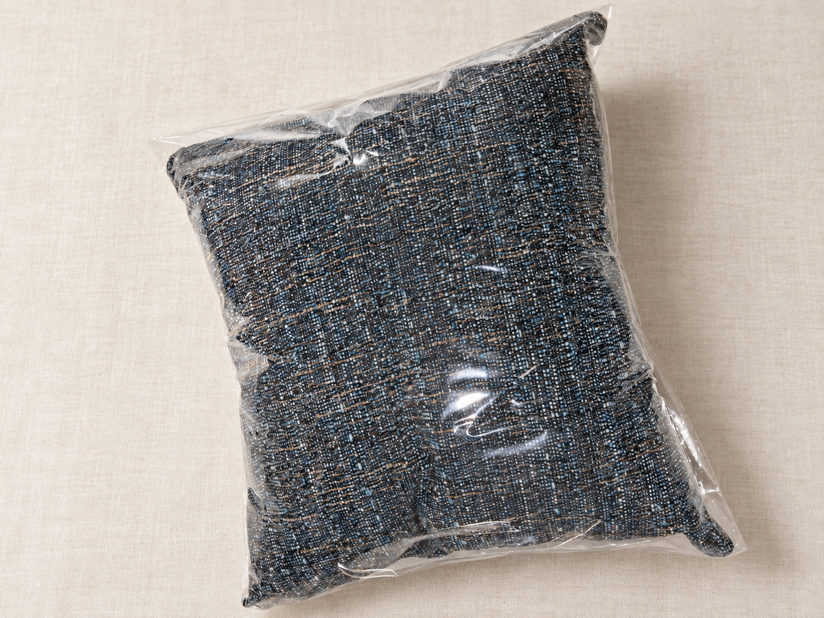 Decorative pillow - Black — hero