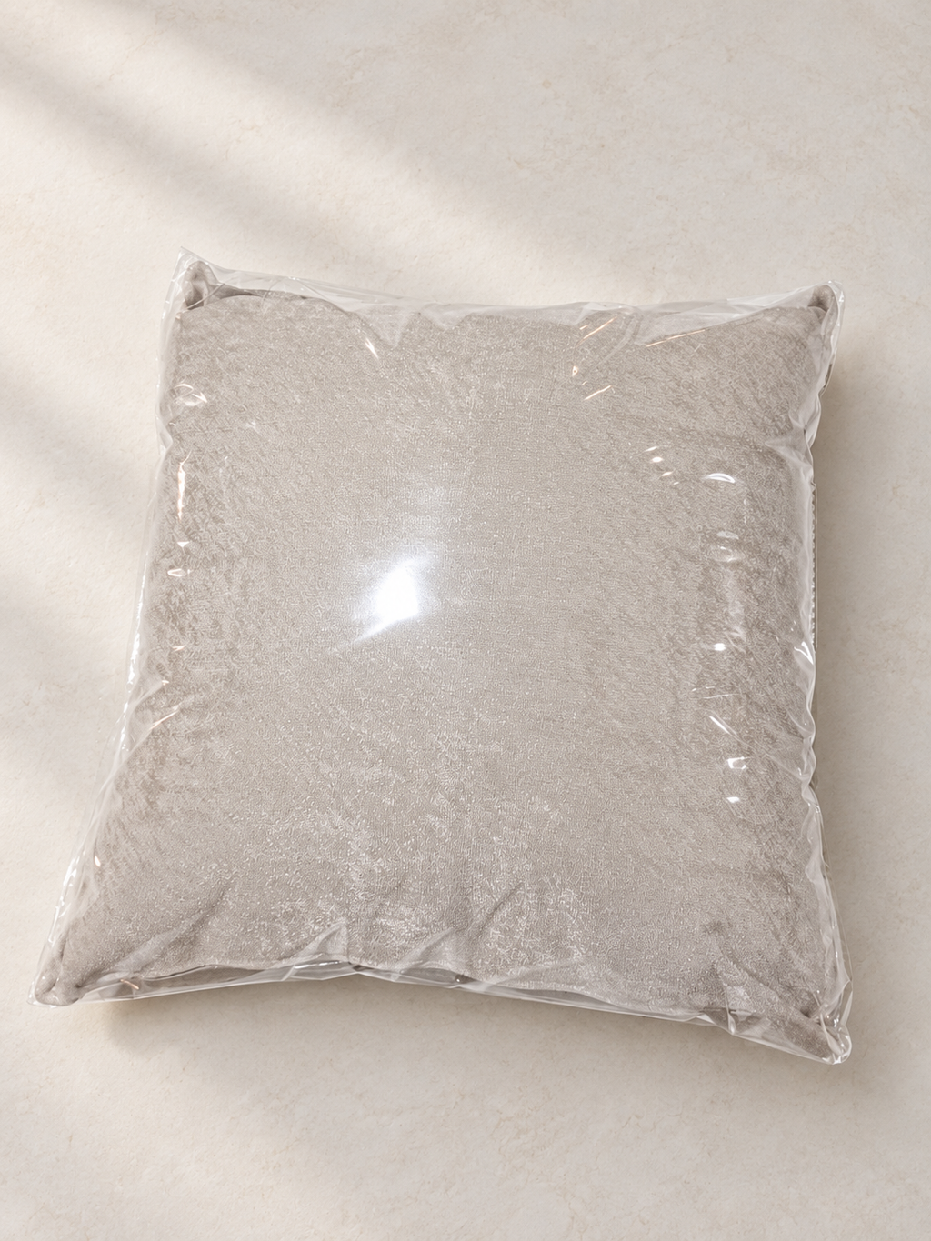 Decorative pillow - light beige — hero