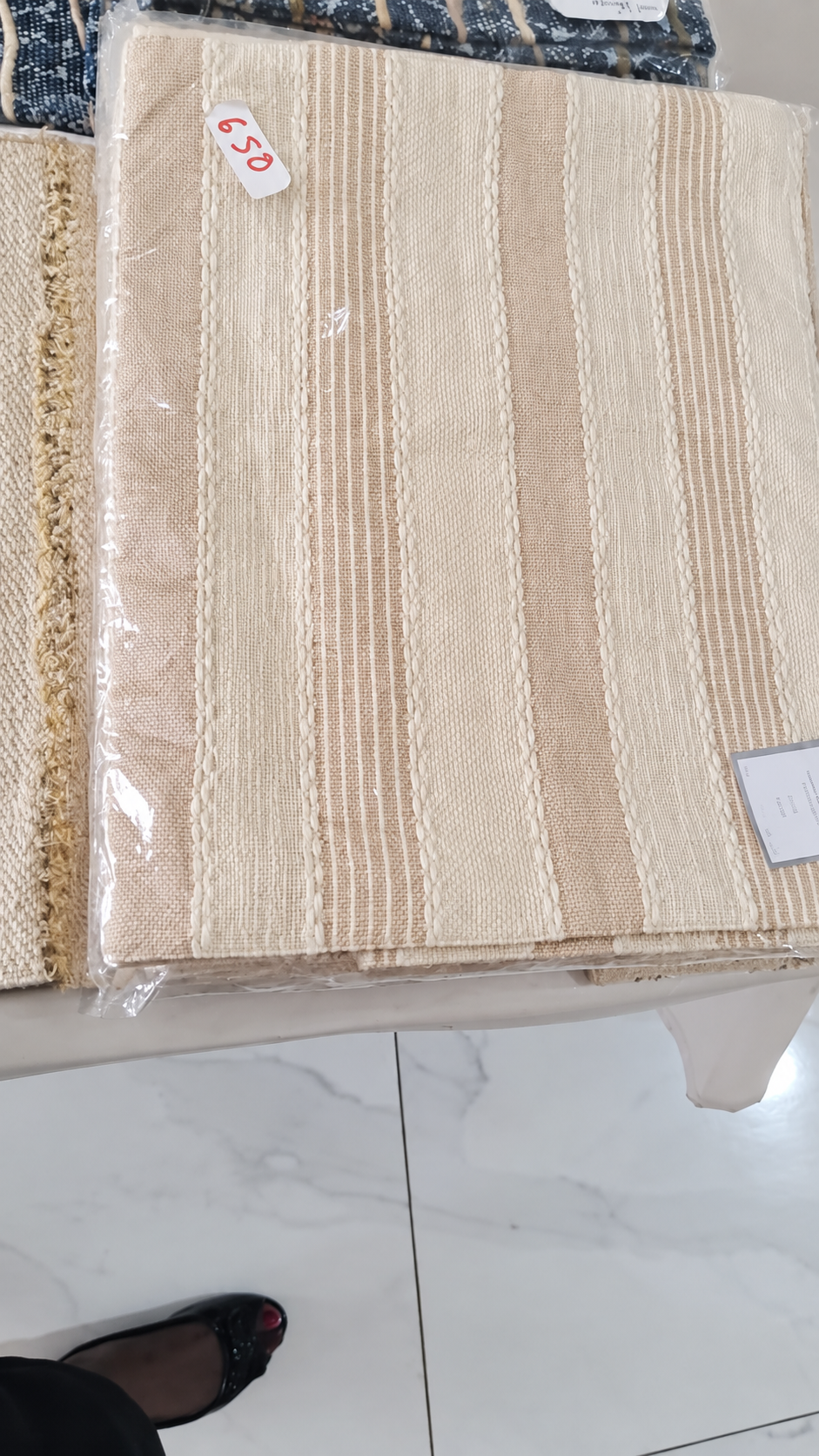 Table runner - stripped — source enhancement