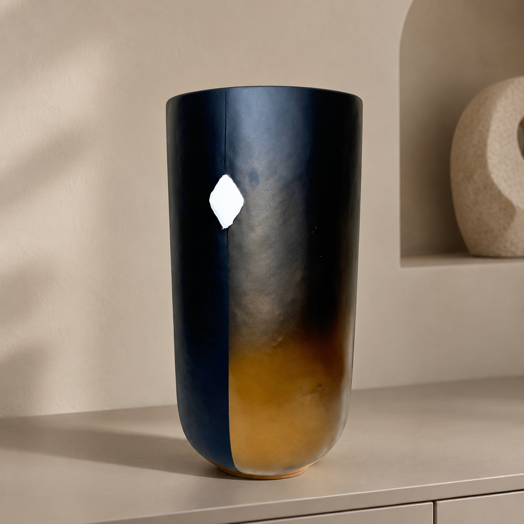 Two tone vase — lifestyle