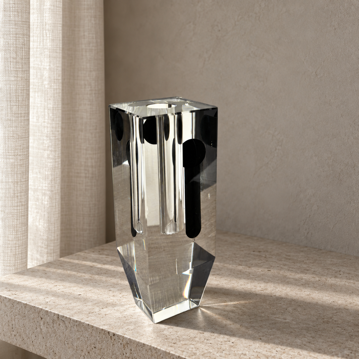 Crystal glass Vase sharp edges — lifestyle