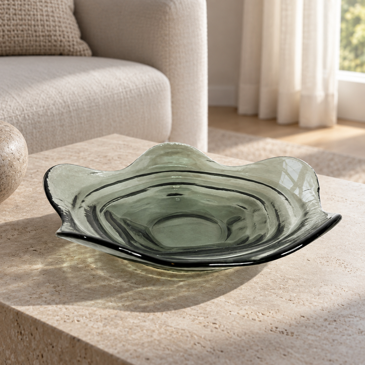 Glass plate - Large flower — lifestyle